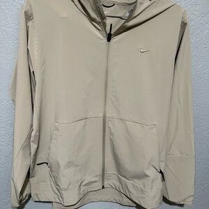 Nike Zip Up Packable light wind breaker jacket. Size L